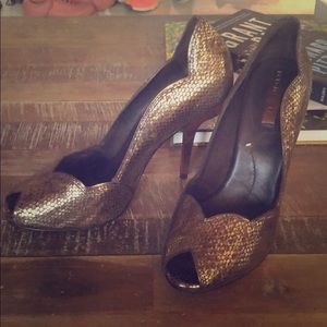 BCBG Max Azria Gold heels size 10US/40EUR!